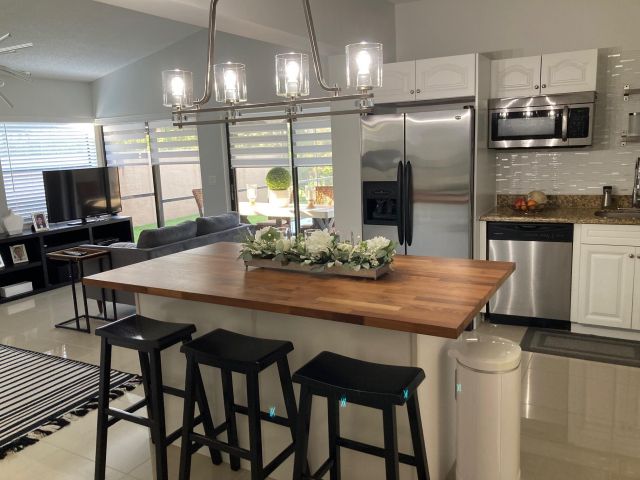 Продажа дома по адресу 7615 Solimar Circle - фото 6503419