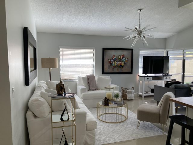 Продажа дома по адресу 7615 Solimar Circle - фото 6503427