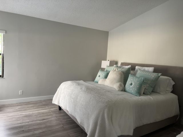 Продажа дома по адресу 7615 Solimar Circle - фото 6566645