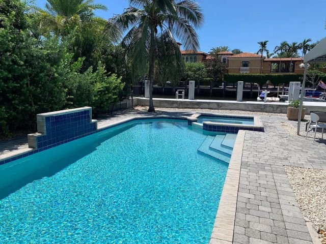 Продажа дома по адресу 1740 SE 7th Street - фото 6491849