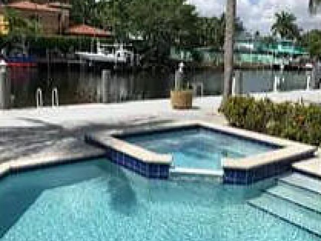 Продажа дома по адресу 1740 SE 7th Street - фото 6491850