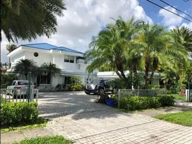 Продажа дома по адресу 1740 SE 7th Street - фото 6491855