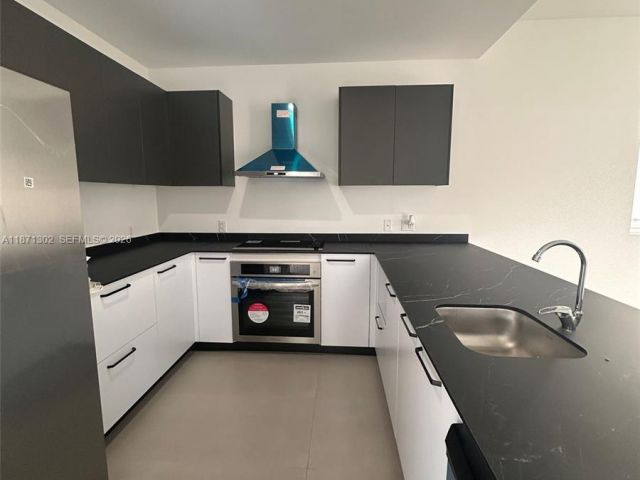 Дом в аренду по адресу 538 NW 17th Ave 0 - фото 7532459