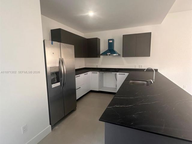 Дом в аренду по адресу 538 NW 17th Ave 0 - фото 7532462