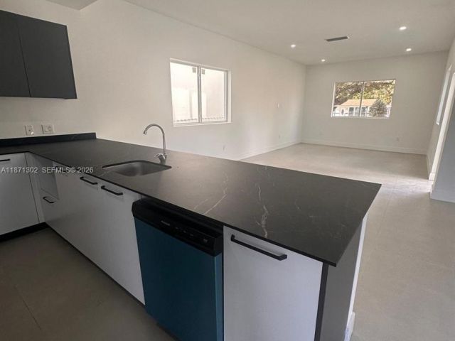 Дом в аренду по адресу 538 NW 17th Ave 0 - фото 7532464