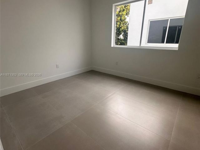 Дом в аренду по адресу 538 NW 17th Ave 0 - фото 7532470