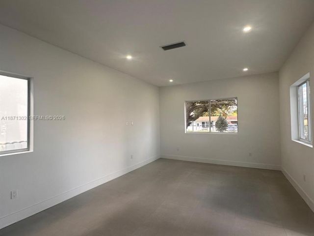 Дом в аренду по адресу 538 NW 17th Ave 0 - фото 7532474