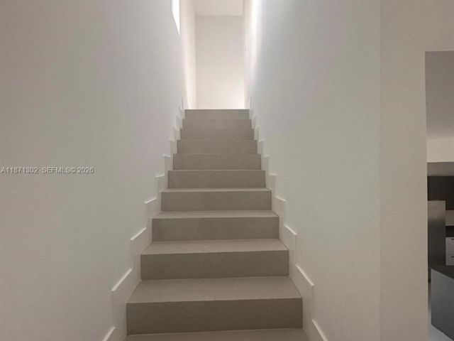 Дом в аренду по адресу 538 NW 17th Ave 0 - фото 7532475