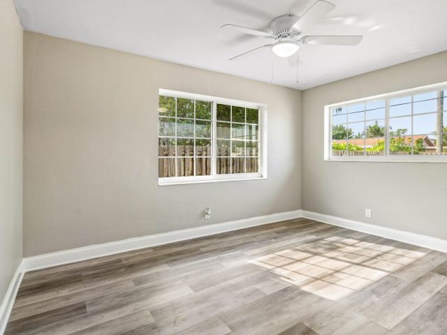 Продажа дома по адресу 602 Heron Drive - фото 6532780