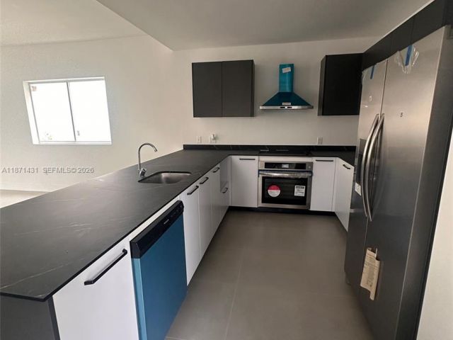 Дом в аренду по адресу 532 NW 17th Ave 0 - фото 7532205