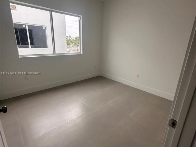 Дом в аренду по адресу 532 NW 17th Ave 0 - фото 7532210