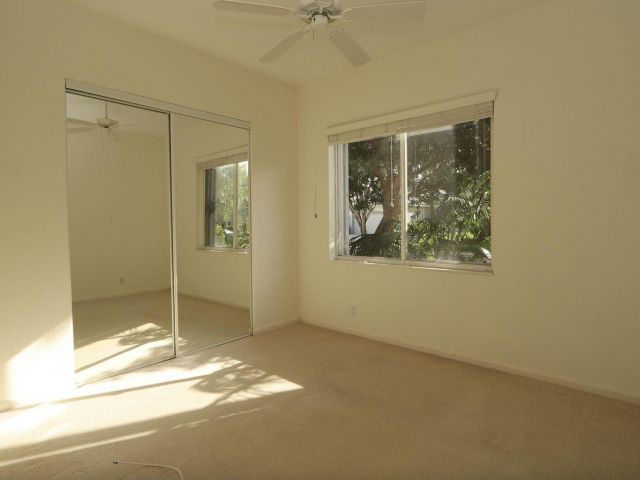 Дом в аренду по адресу 9183 Bay Point Circle - фото 6506622