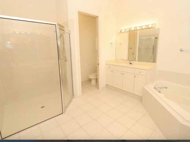 Дом в аренду по адресу 9183 Bay Point Circle - фото 6506624