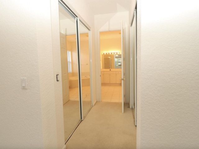 Дом в аренду по адресу 9183 Bay Point Circle - фото 6506628