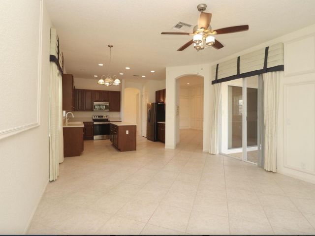 Дом в аренду по адресу 9183 Bay Point Circle - фото 6506631