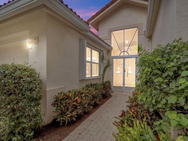 Дом в аренду по адресу 9183 Bay Point Circle - фото 6506635