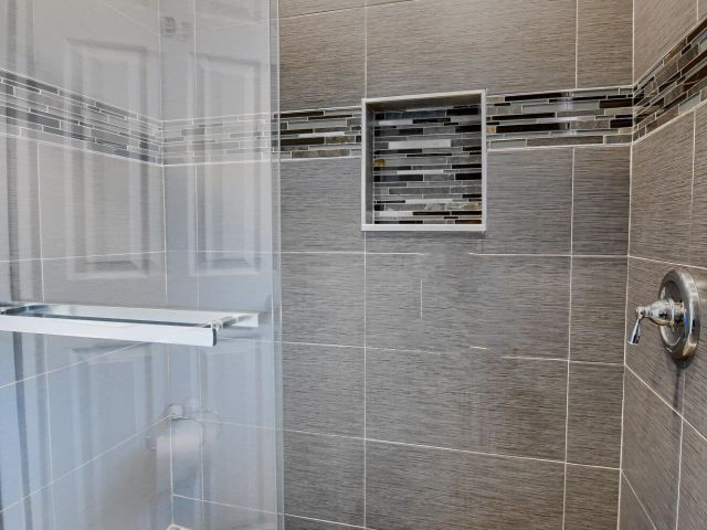 Дом в аренду по адресу 830 SE 3rd Avenue - фото 6505199