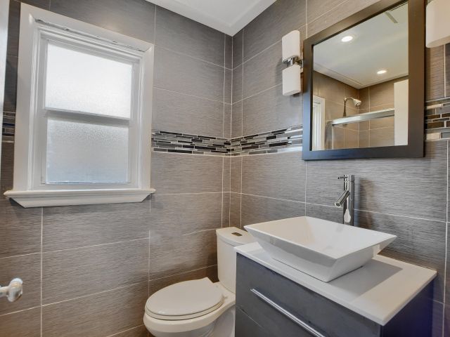 Дом в аренду по адресу 830 SE 3rd Avenue - фото 6505200