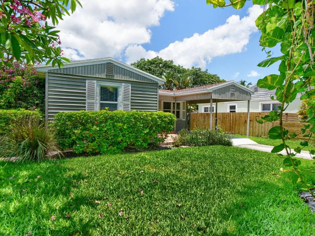 Дом в аренду по адресу 830 SE 3rd Avenue - фото 6505211