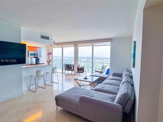 Квартира в аренду номер3811 - фото 6550521