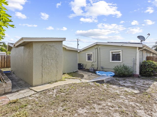 Дом в аренду по адресу 3717 Pinewood Avenue - фото 6506548