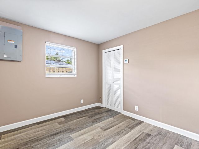 Дом в аренду по адресу 3717 Pinewood Avenue - фото 6506553