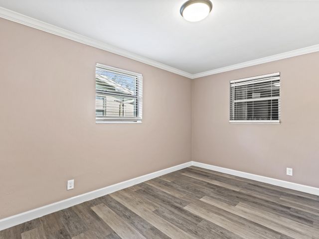 Дом в аренду по адресу 3717 Pinewood Avenue - фото 6506555