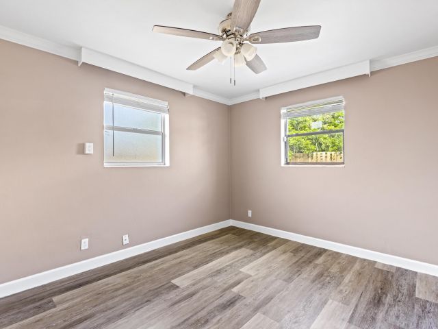 Дом в аренду по адресу 3717 Pinewood Avenue - фото 6506557