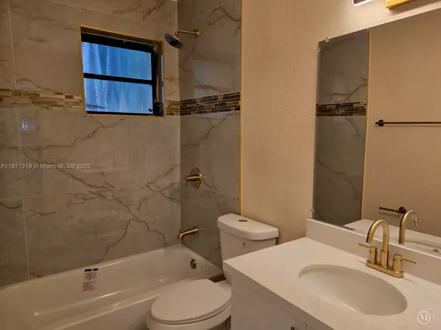Продажа дома по адресу 6751 Meade St - фото 6494987