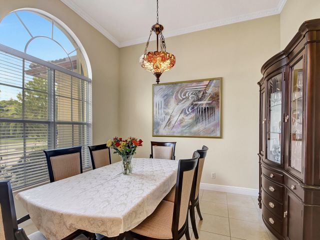 Продажа дома по адресу 8123 Woodslanding Trail - фото 6506608