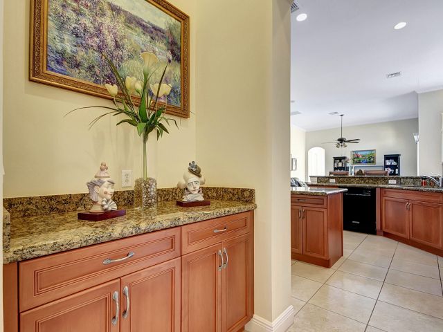 Продажа дома по адресу 8123 Woodslanding Trail - фото 6506609