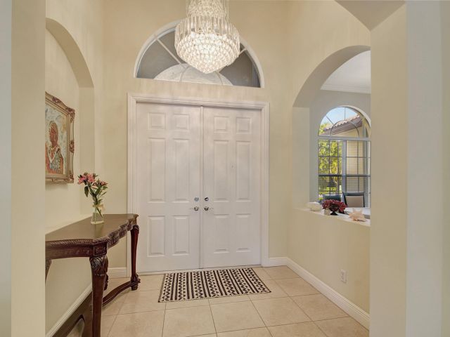 Продажа дома по адресу 8123 Woodslanding Trail - фото 6506611