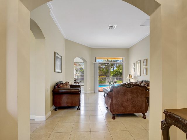 Продажа дома по адресу 8123 Woodslanding Trail - фото 6506612