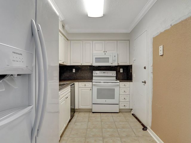 Продажа квартиры #1108 - фото 6496095