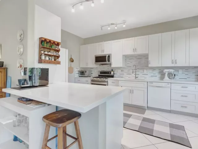 Продажа дома по адресу 1776 Bay Drive - фото 8893997