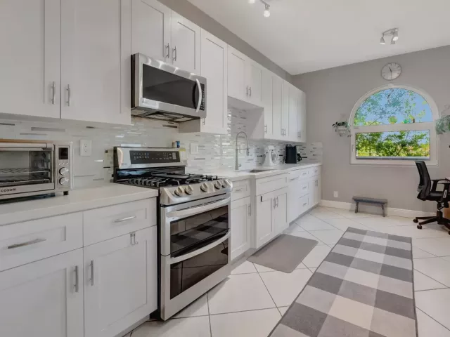 Продажа дома по адресу 1776 Bay Drive - фото 8894000