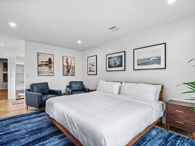 Продажа дома по адресу 2041 NE 30th Street - фото 6497083