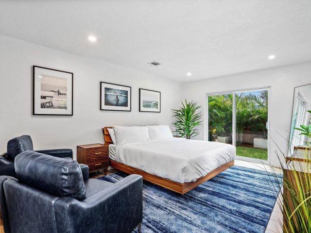 Продажа дома по адресу 2041 NE 30th Street - фото 6497084