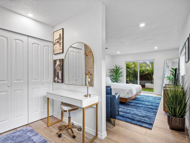 Продажа дома по адресу 2041 NE 30th Street - фото 6497085