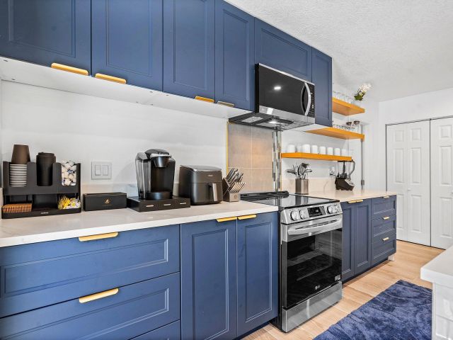 Продажа дома по адресу 2041 NE 30th Street - фото 6497096