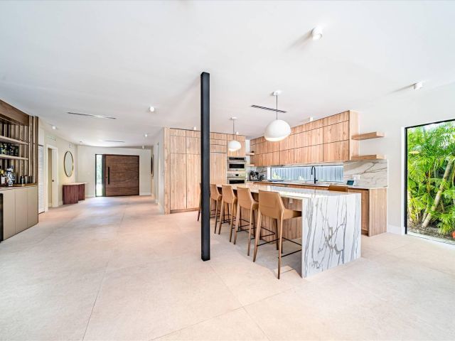 Продажа дома по адресу 7610 Bayside Lane - фото 6504297