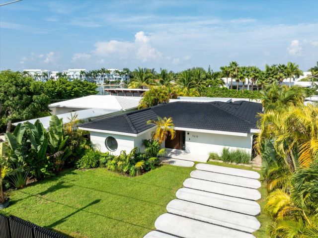 Продажа дома по адресу 7610 Bayside Lane - фото 6504301