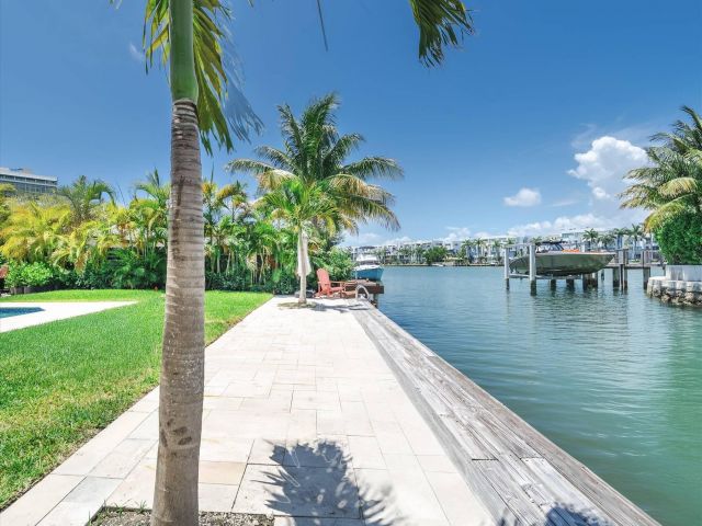 Продажа дома по адресу 7610 Bayside Lane - фото 6504306