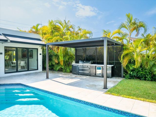 Продажа дома по адресу 7610 Bayside Lane - фото 6504309