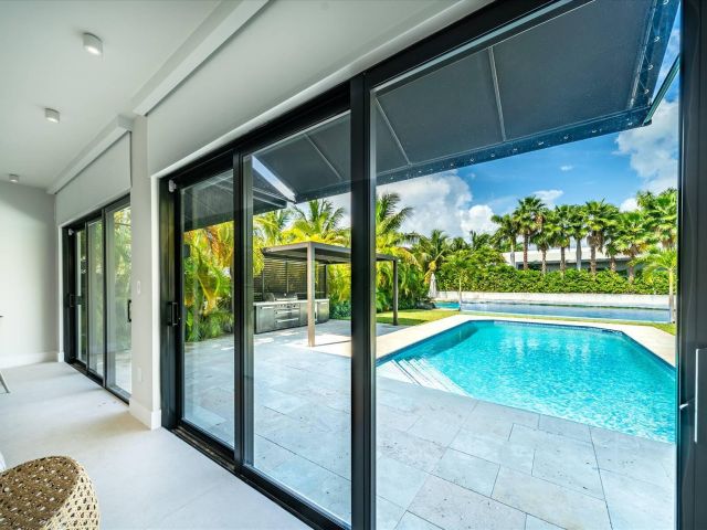 Продажа дома по адресу 7610 Bayside Lane - фото 6504311