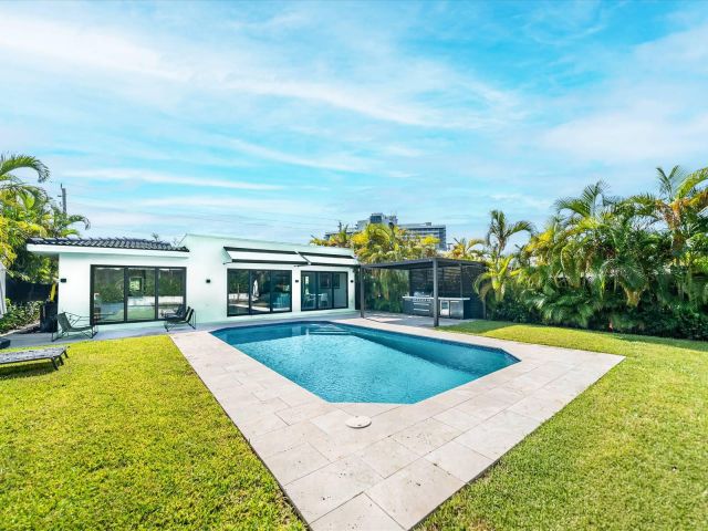 Продажа дома по адресу 7610 Bayside Lane - фото 6504312