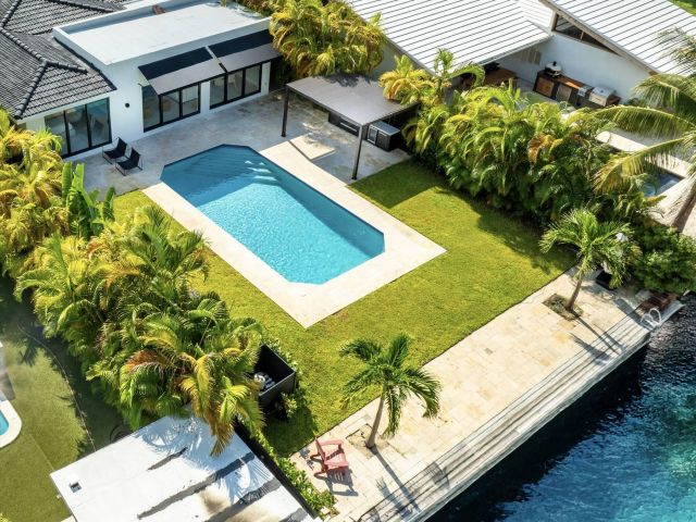 Продажа дома по адресу 7610 Bayside Lane - фото 6504314