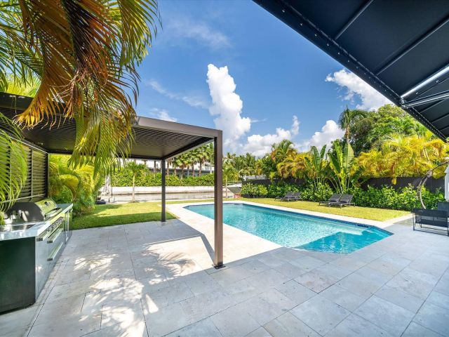 Продажа дома по адресу 7610 Bayside Lane - фото 6504315