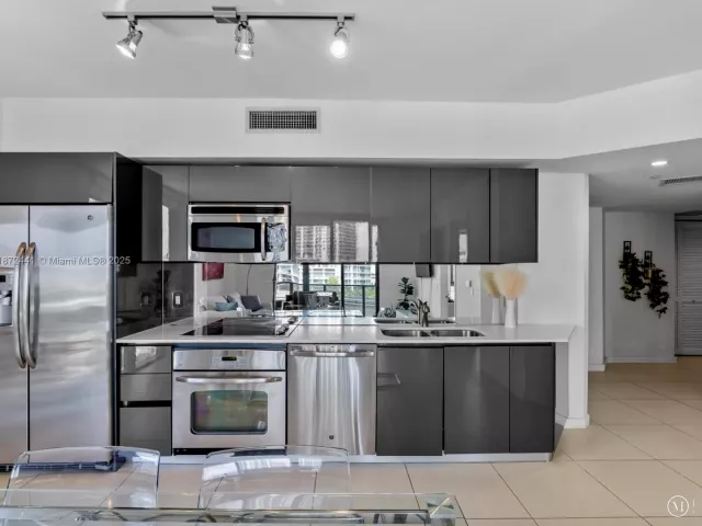 Продажа квартиры #802 - фото 6495460