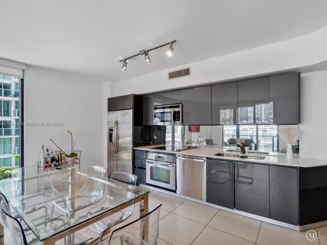 Продажа квартиры #802 - фото 6495461